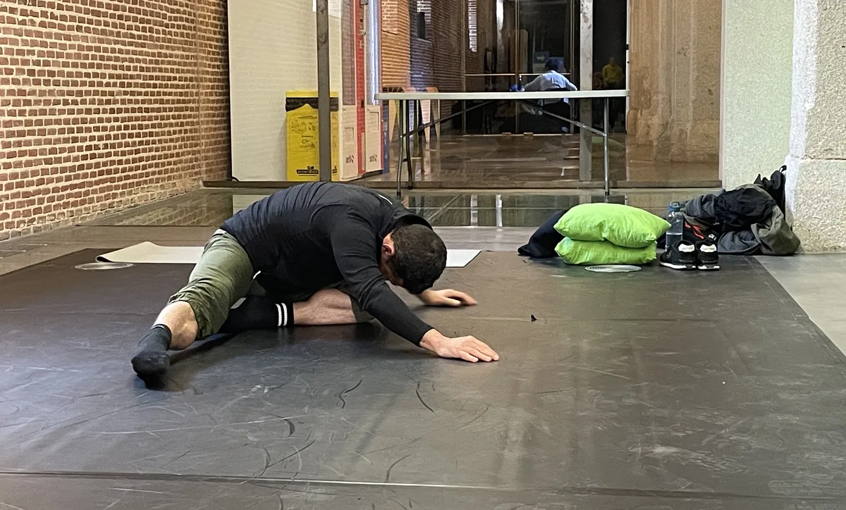 Artistas colaborando durante las III Residencias Artísticas de Living Museum Madrid