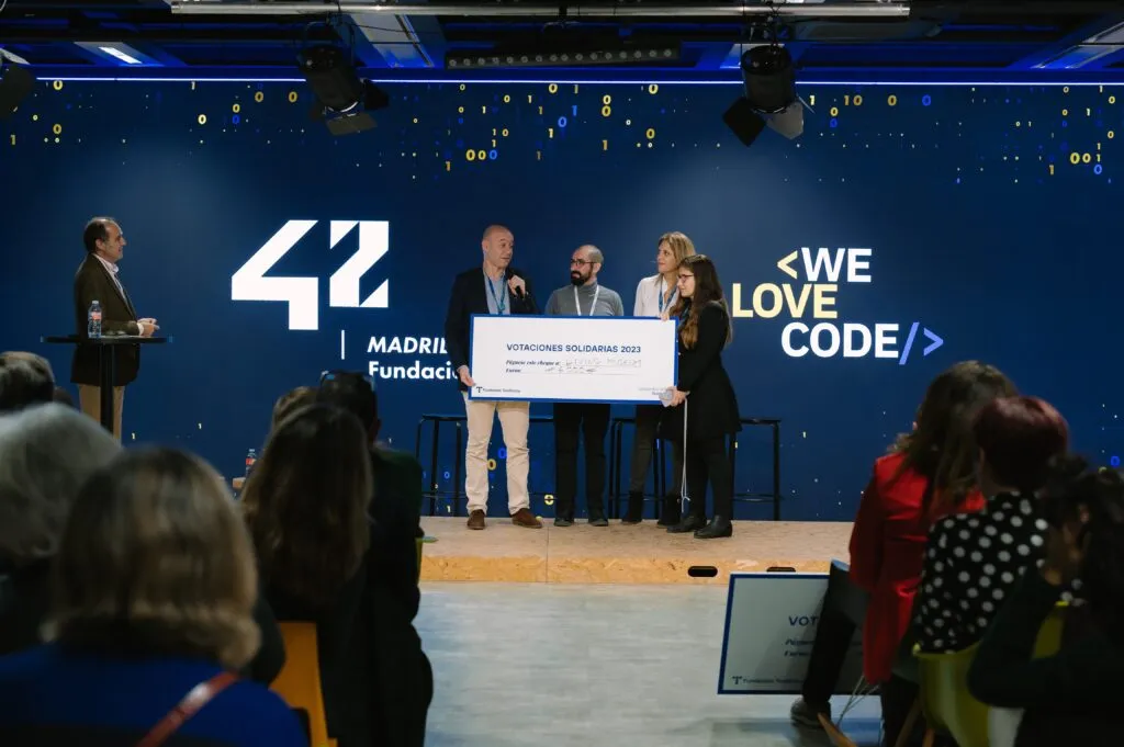 Equipo de voluntariado de compras de Fundación Telefónica