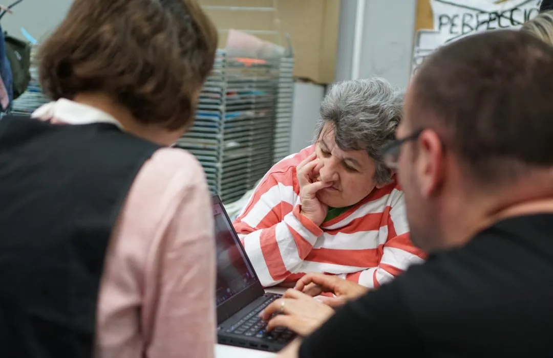 Intercambio de ideas y técnicas creativas
