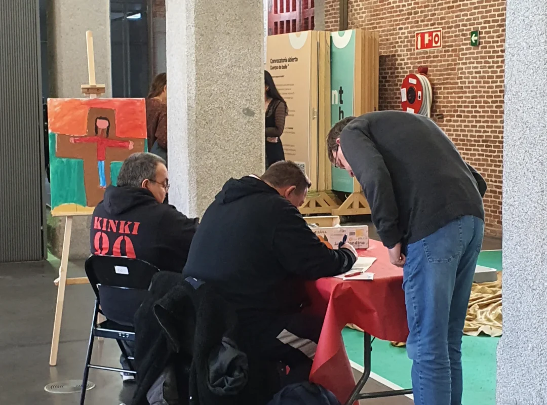 Artistas trabajando en las primeras residencias en Condeduque