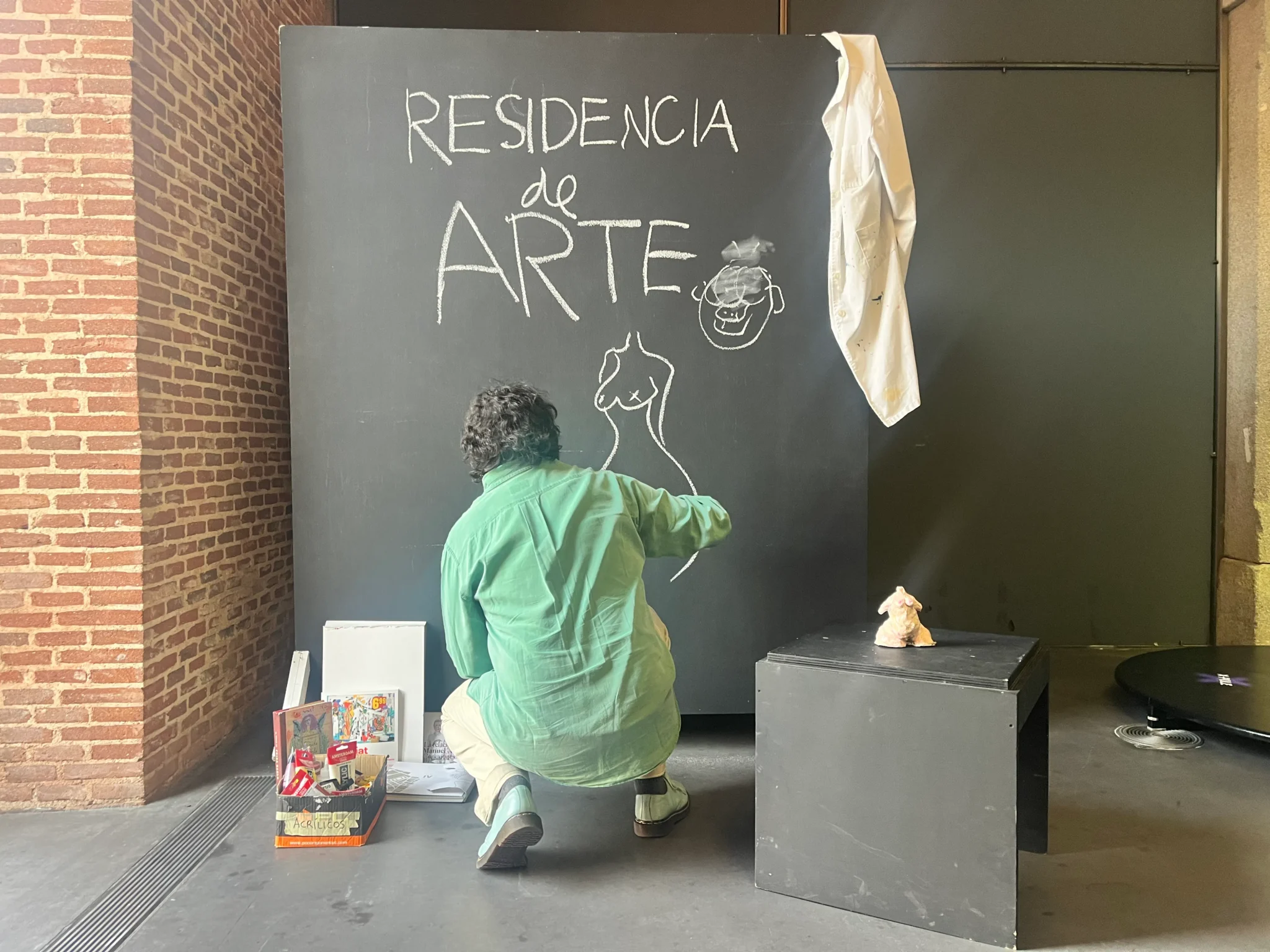 Artista Gabriel Pastor Guzmán en las segundas residencias de Living Museum Madrid